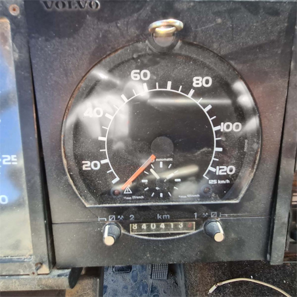 شاحنة - نظام الكابلات Volvo FL612: صورة 14 شاحنة - نظام الكابلات Volvo FL612: صورة 14