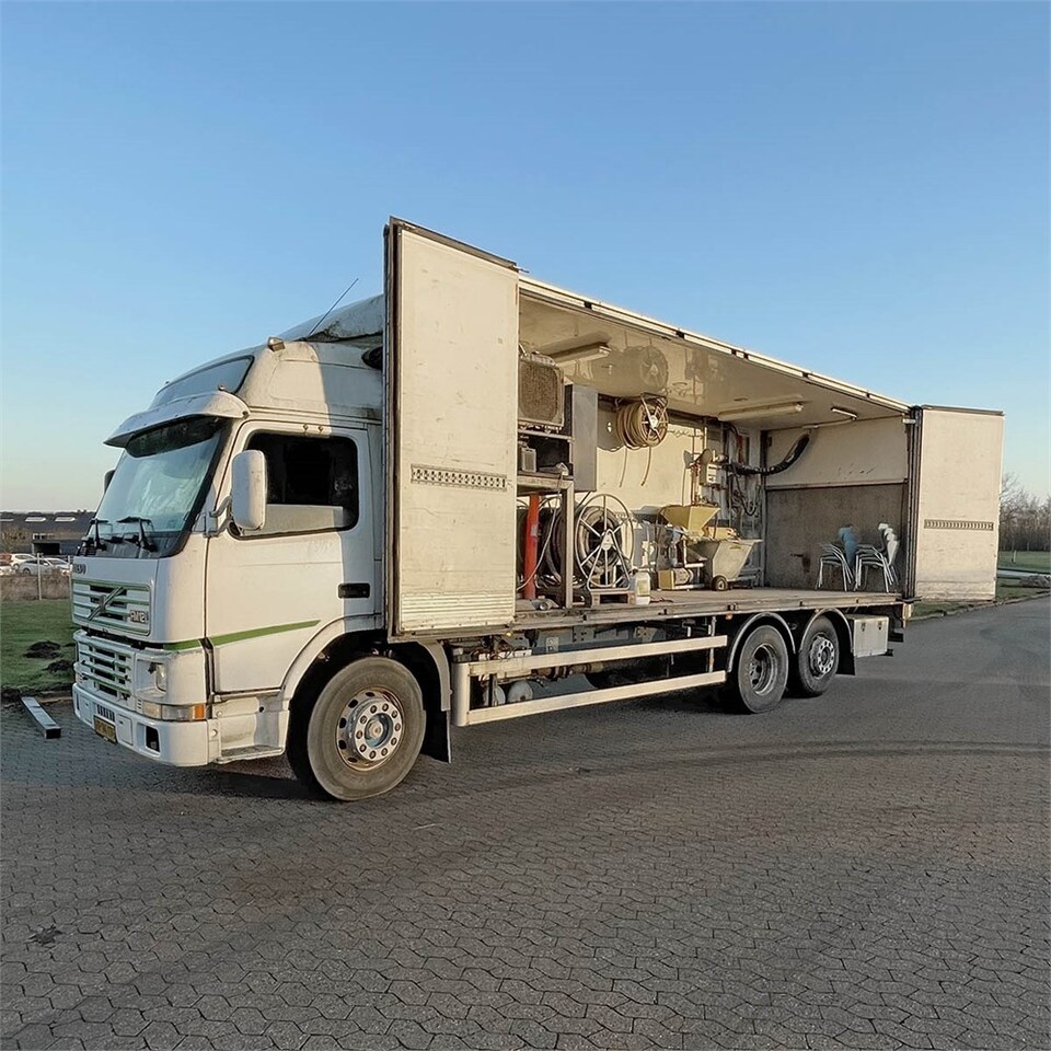 Volvo FM12 - شاحنة مقفلة: صورة 1 Volvo FM12 - شاحنة مقفلة: صورة 1