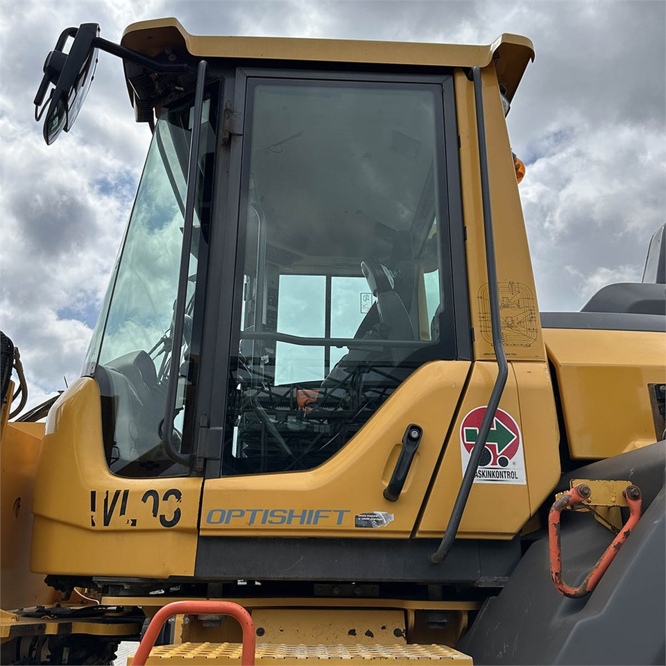 اللودر بعجل Volvo L120 H: صورة 12