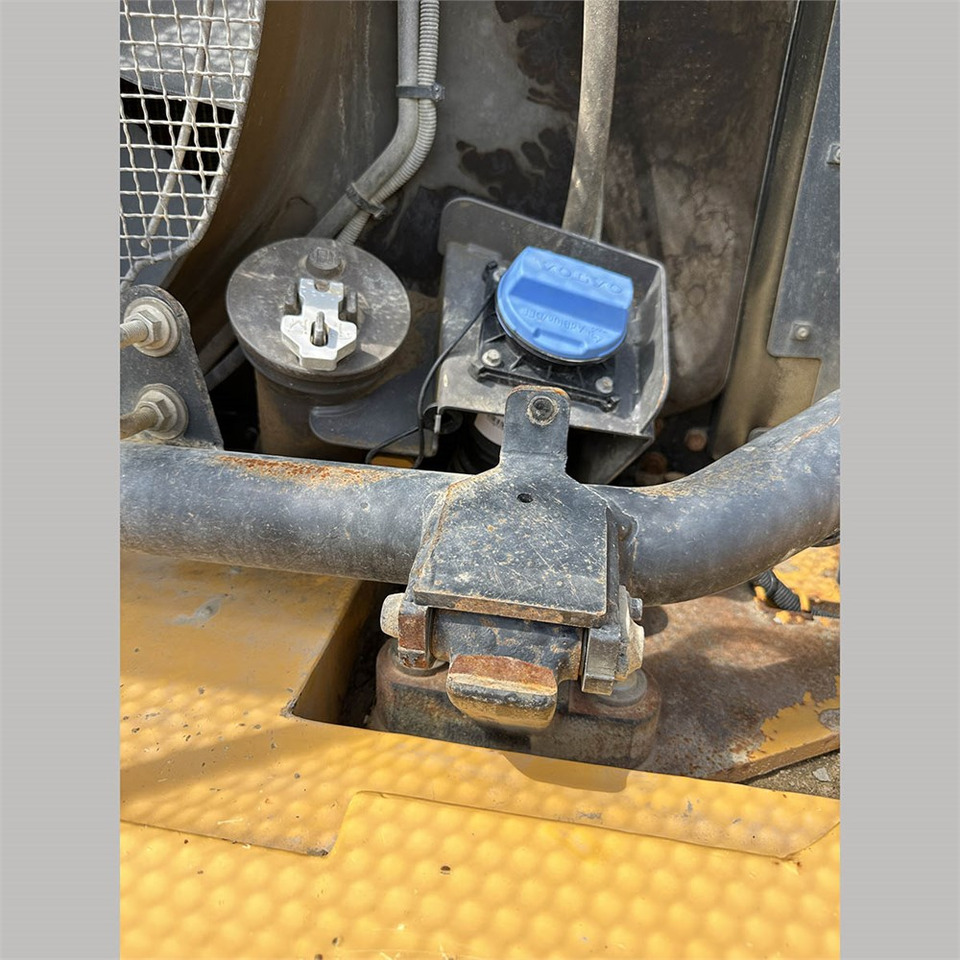 اللودر بعجل Volvo L120 H: صورة 46
