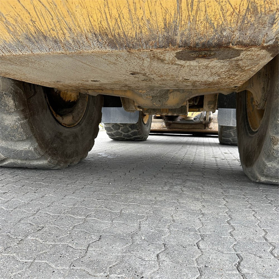 اللودر بعجل Volvo L120 H: صورة 47