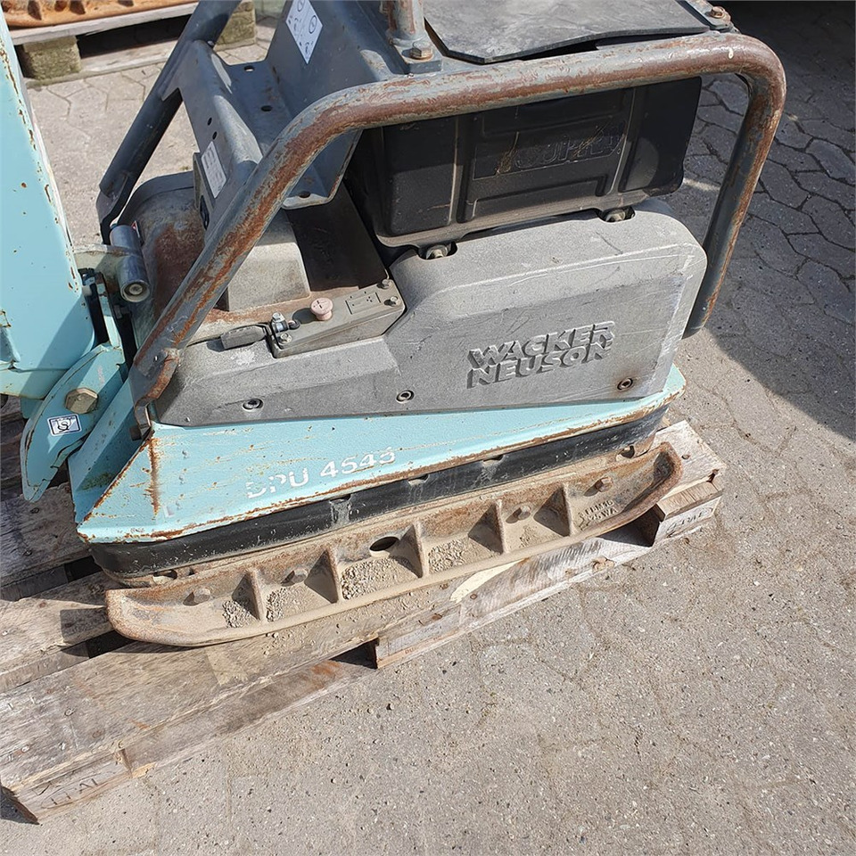 Wacker Neuson DPU4545 - لوحة اهتزازية: صورة 2 Wacker Neuson DPU4545 - لوحة اهتزازية: صورة 2