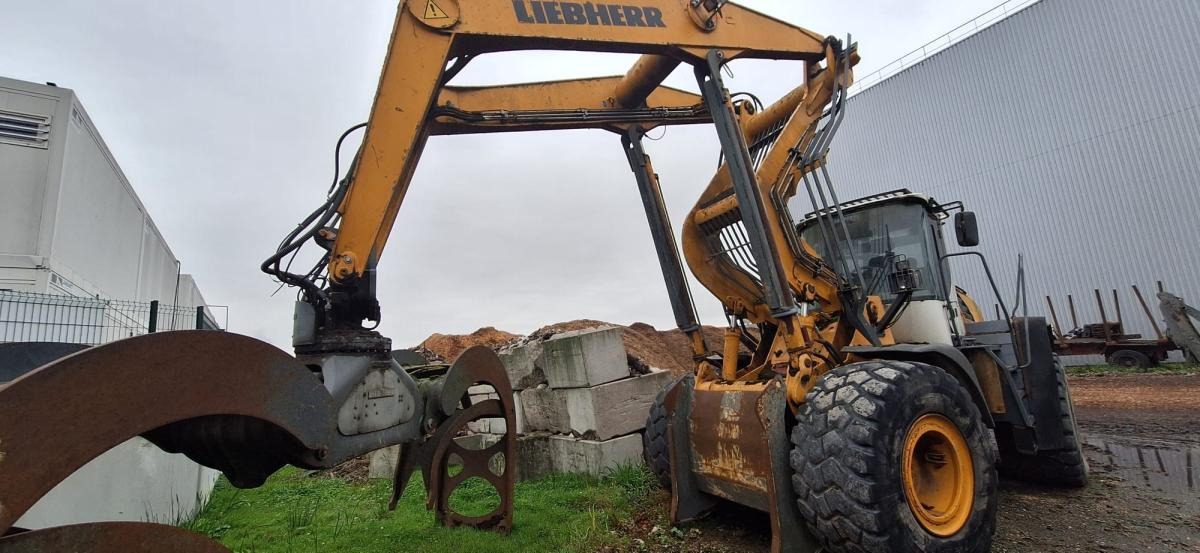 Liebherr L580 - اللودر بعجل: صورة 1 Liebherr L580 - اللودر بعجل: صورة 1