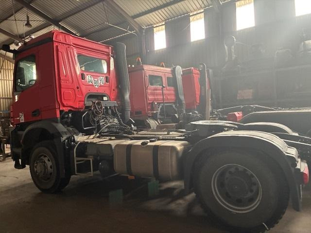 Mercedes AROCS 2046 - وحدة جر: صورة 2 Mercedes AROCS 2046 - وحدة جر: صورة 2