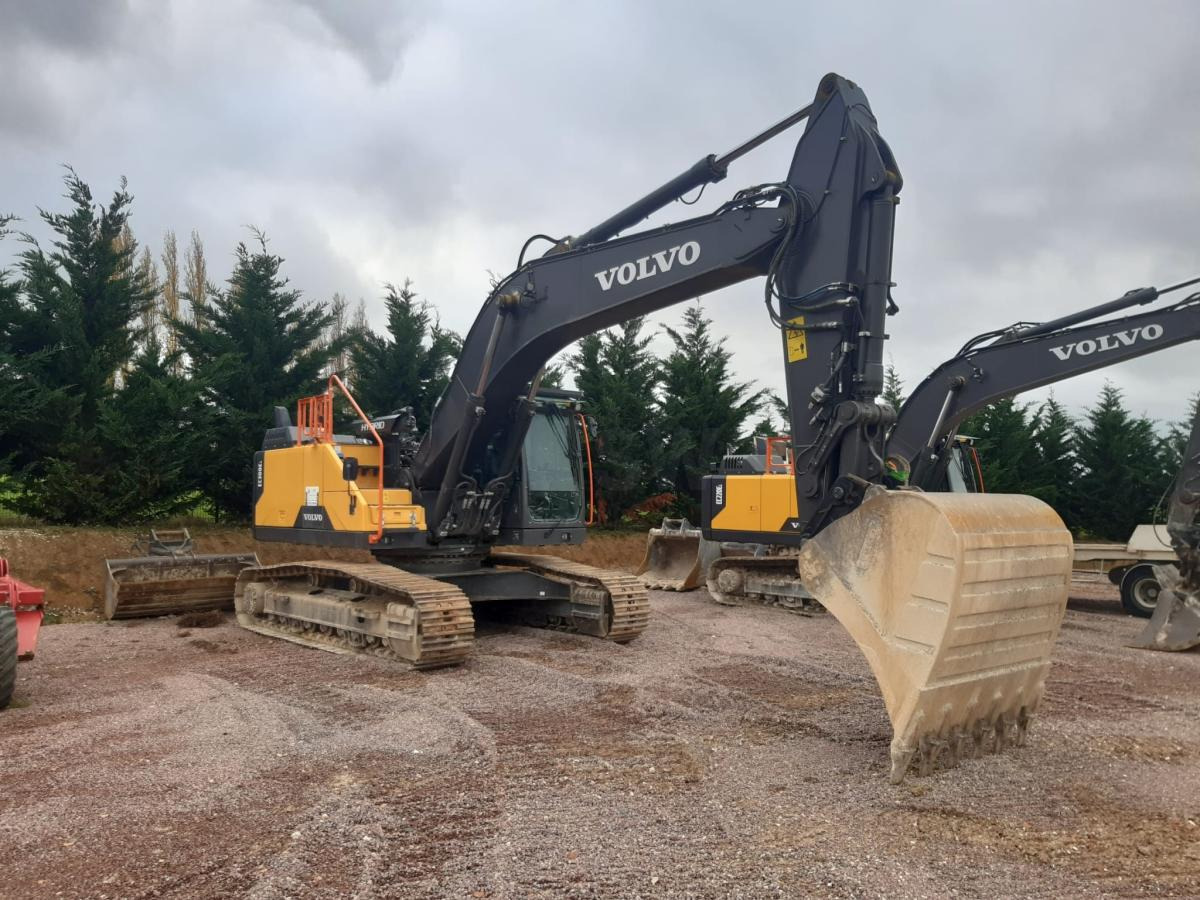 Volvo EC 300EL - حفار زحاف: صورة 2 Volvo EC 300EL - حفار زحاف: صورة 2