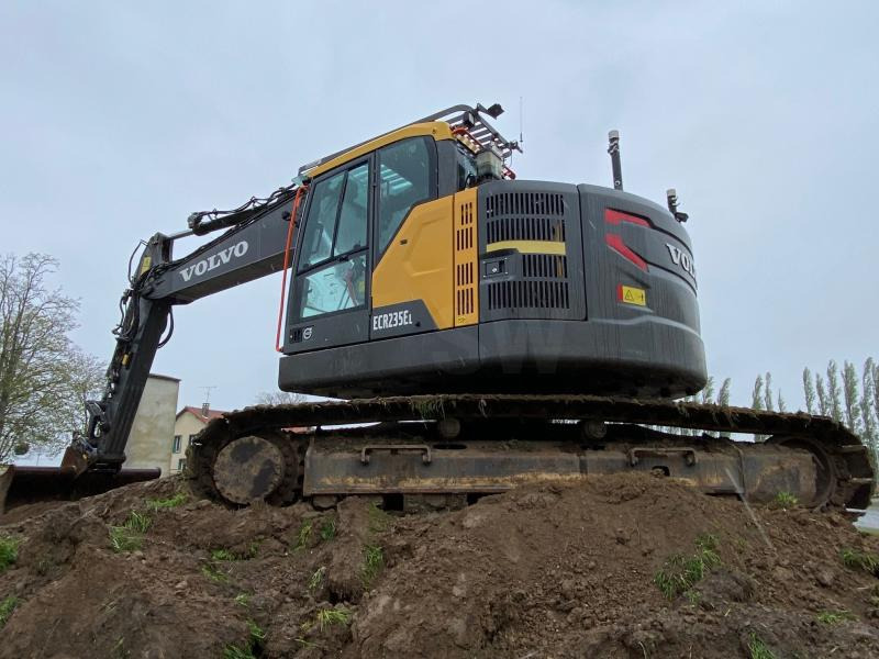 Volvo ECR 235EL - حفار زحاف: صورة 2 Volvo ECR 235EL - حفار زحاف: صورة 2