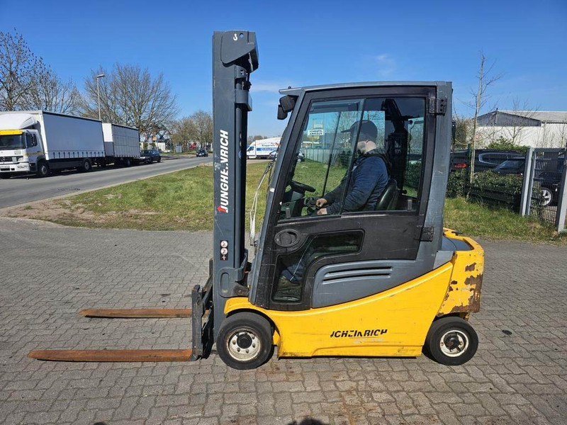 Jungheinrich EFG320 - رافعة شوكية كهربائية: صورة 1 Jungheinrich EFG320 - رافعة شوكية كهربائية: صورة 1