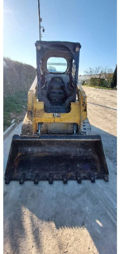 CAT 259D3 - اللودر المجنزر: صورة 3 CAT 259D3 - اللودر المجنزر: صورة 3