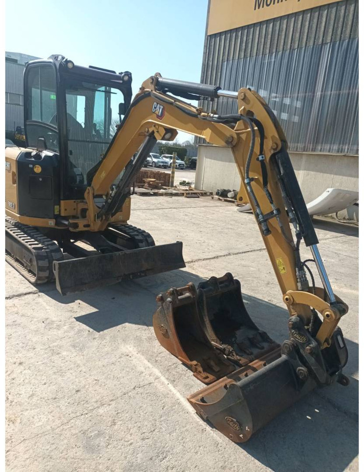 CAT 302.7 - حفار زحاف: صورة 1 CAT 302.7 - حفار زحاف: صورة 1