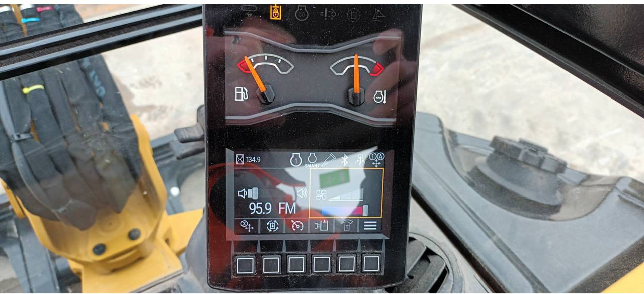 CAT 302.7 - حفار زحاف: صورة 5 CAT 302.7 - حفار زحاف: صورة 5