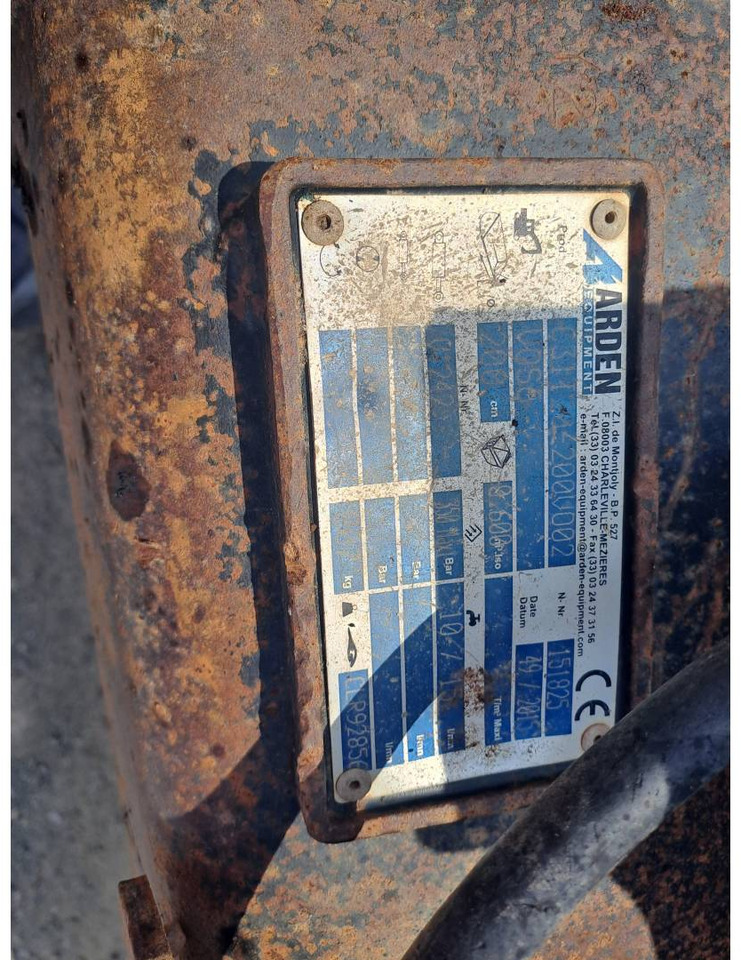 حفار زحاف CAT 315F: صورة 25