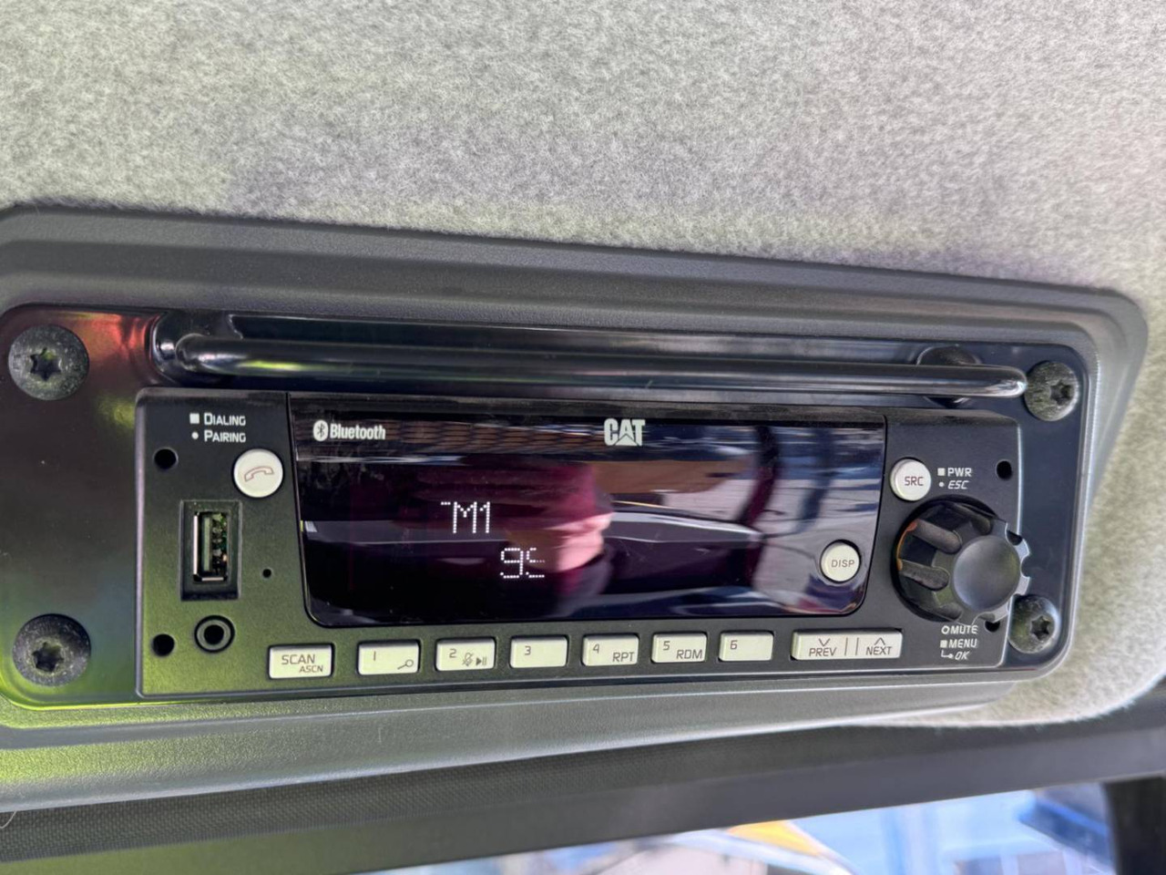 شاحنة قلاب مفصلية CAT 730-04: صورة 28
