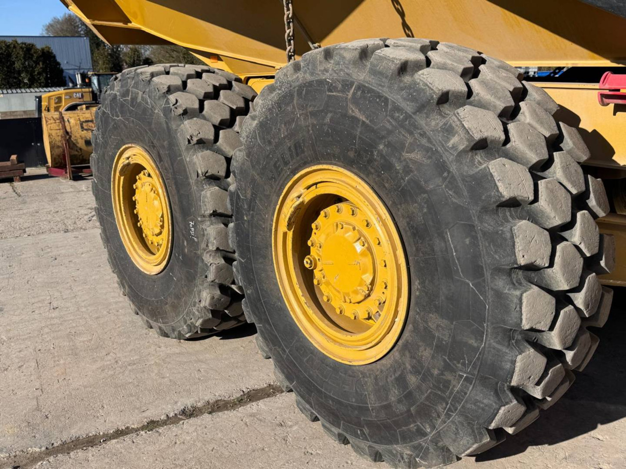 شاحنة قلاب مفصلية CAT 730-04: صورة 17