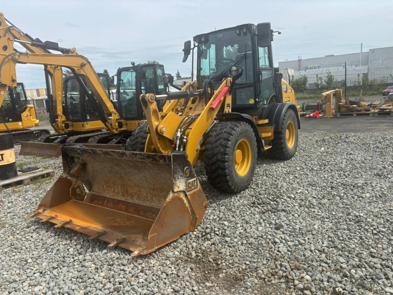 CAT 908 - اللودر بعجل: صورة 2 CAT 908 - اللودر بعجل: صورة 2