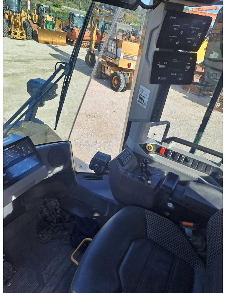 اللودر بعجل CAT 972 XE: صورة 13