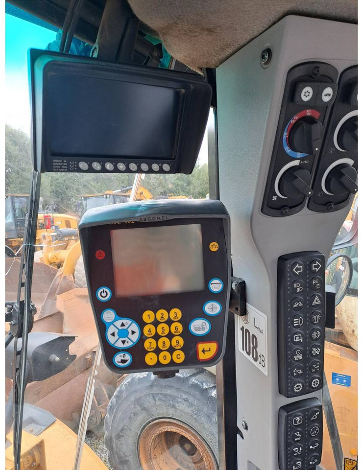 اللودر بعجل CAT 972K: صورة 8 اللودر بعجل CAT 972K: صورة 8