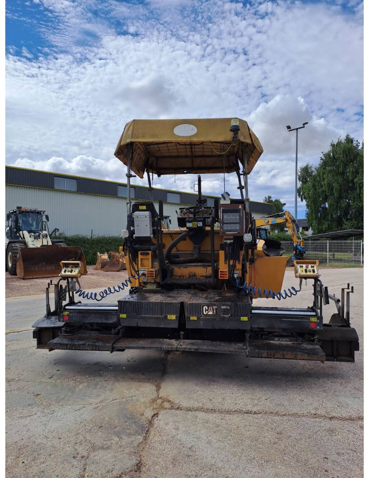 مدادة الأسفلت CAT AP300: صورة 16 مدادة الأسفلت CAT AP300: صورة 16