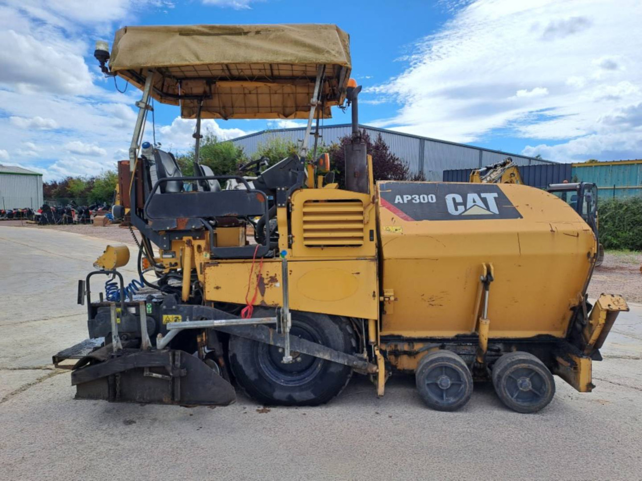 مدادة الأسفلت CAT AP300: صورة 10 مدادة الأسفلت CAT AP300: صورة 10