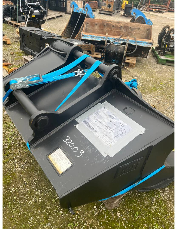 CAT BUCKET/1800MM/S70/GODET - بكت حفار: صورة 2 CAT BUCKET/1800MM/S70/GODET - بكت حفار: صورة 2