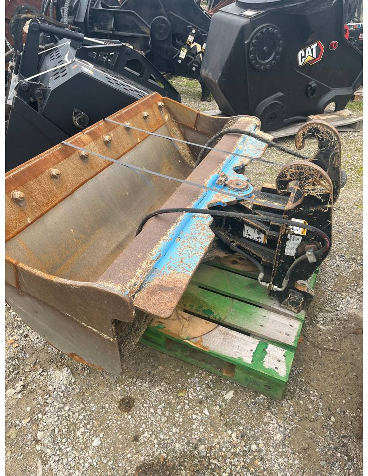 CAT CW20S/1800MM/0.6M3 - بكت حفار: صورة 1 CAT CW20S/1800MM/0.6M3 - بكت حفار: صورة 1