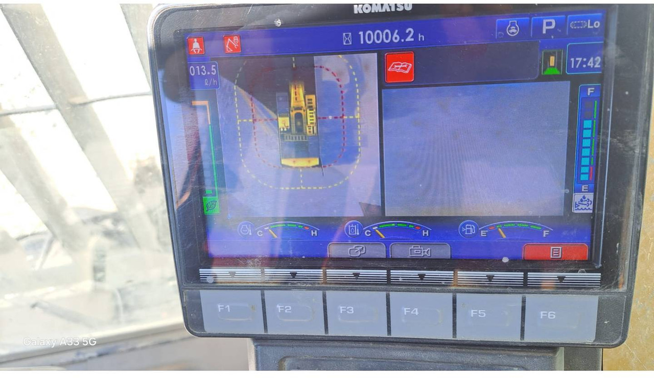 KOMATSU PC700LC - حفار زحاف: صورة 5 KOMATSU PC700LC - حفار زحاف: صورة 5