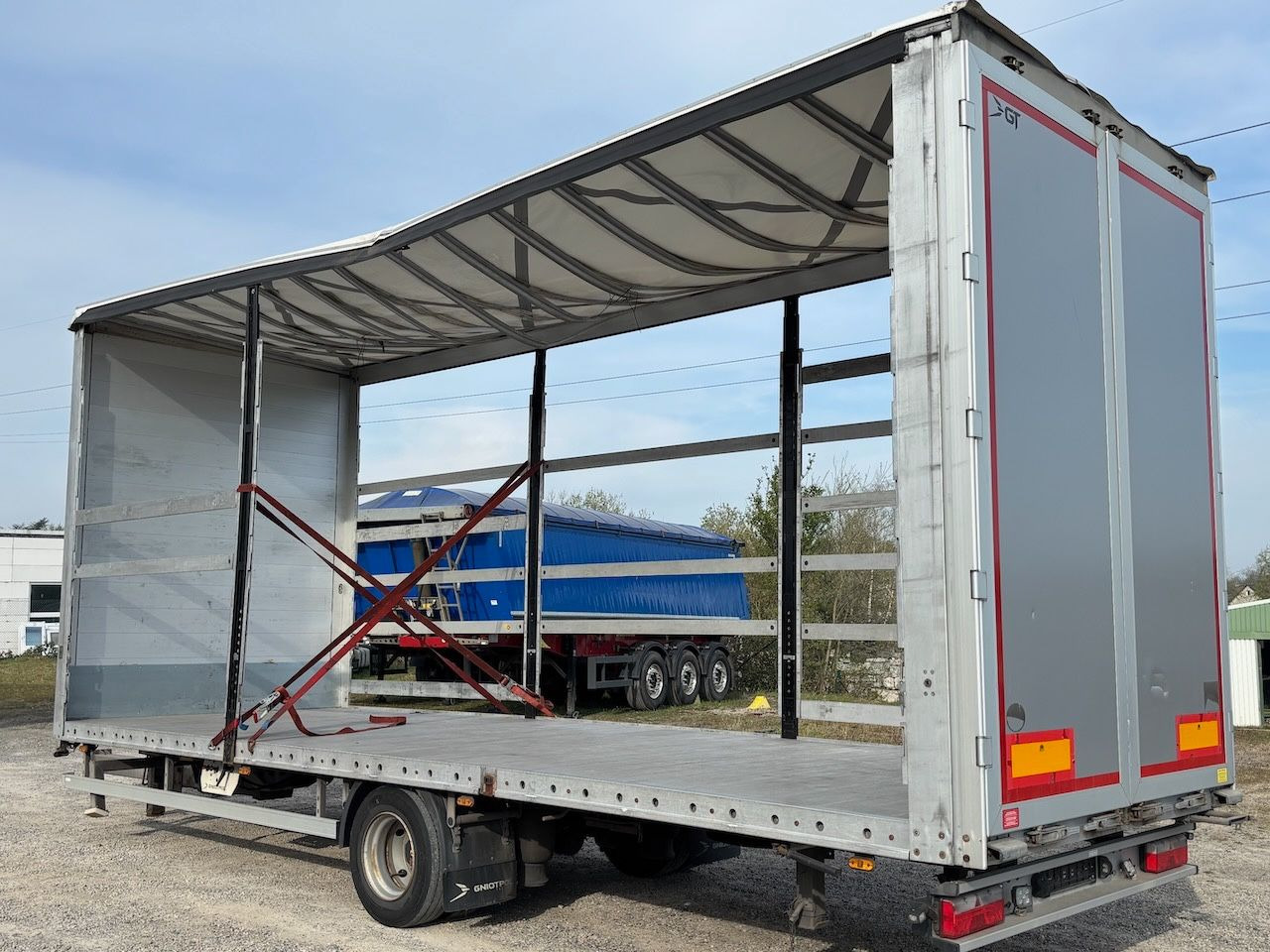Gniotpol 1achs Jumbo/Pritschenanhänger - مقطورة ستارة جانبية: صورة 4 Gniotpol 1achs Jumbo/Pritschenanhänger - مقطورة ستارة جانبية: صورة 4