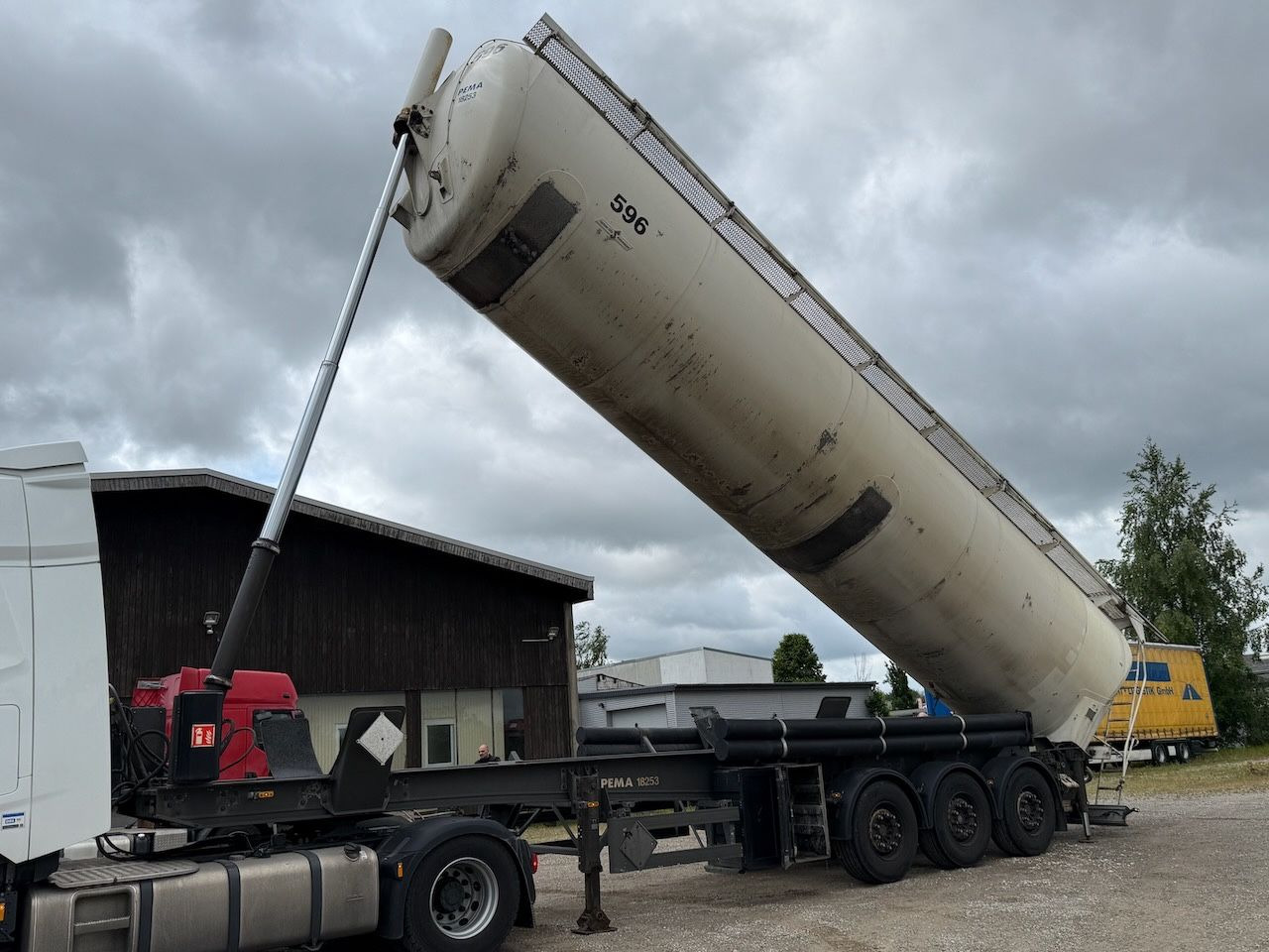 Spitzer SK 2760 CAL Kippsilo - بلكر: صورة 1 Spitzer SK 2760 CAL Kippsilo - بلكر: صورة 1
