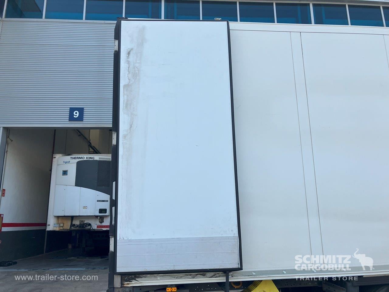 SCHMITZ Semiremolque Frigo Standard - نصف مقطورة متساوي الحرارة: صورة 3 SCHMITZ Semiremolque Frigo Standard - نصف مقطورة متساوي الحرارة: صورة 3