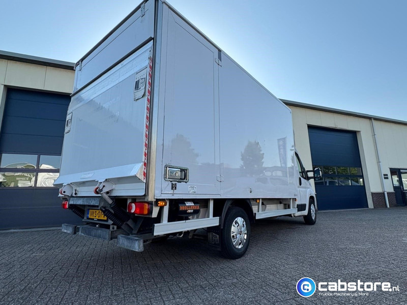 Fiat Ducato 2.3 Multijet 160 Pk Euro 6 - Bouwjaar 2021 - Handgeschakeld 6 speed - Airco - 3 zitplaatsen - Laadklep - شاحنة مقفلة: صورة 4 Fiat Ducato 2.3 Multijet 160 Pk Euro 6 - Bouwjaar 2021 - Handgeschakeld 6 speed - Airco - 3 zitplaatsen - Laadklep - شاحنة مقفلة: صورة 4