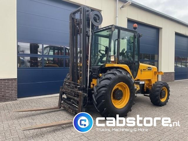 JCB 930 Off-Road forklift - Ruwterrein heftruck -Bouwjaar 2008 - 4x4 - 4WD - Side shift - Vorkverstelling - 550 cm hefhoogte - رافعة شوكية للأرض الوعرة: صورة 1 JCB 930 Off-Road forklift - Ruwterrein heftruck -Bouwjaar 2008 - 4x4 - 4WD - Side shift - Vorkverstelling - 550 cm hefhoogte - رافعة شوكية للأرض الوعرة: صورة 1