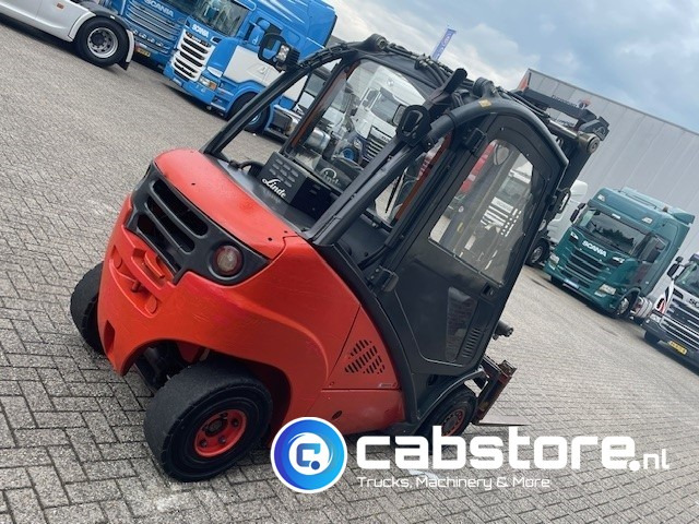 Linde H25D Forklift - Heftruck - Bouwjaar 2011 - Roterende vorkenklem - Freelift - Lifthoogte 480 cm - رافعة شوكية ديزل: صورة 4 Linde H25D Forklift - Heftruck - Bouwjaar 2011 - Roterende vorkenklem - Freelift - Lifthoogte 480 cm - رافعة شوكية ديزل: صورة 4