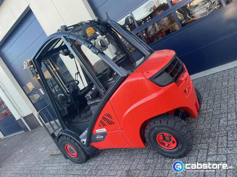 Linde H35D-02 Heftruck - Bouwjaar 2013 - Draaiuren 6892 - Diesel - Side Shift - Freelift - Doorrij hoogte 217 cm !! - رافعة شوكية ديزل: صورة 4 Linde H35D-02 Heftruck - Bouwjaar 2013 - Draaiuren 6892 - Diesel - Side Shift - Freelift - Doorrij hoogte 217 cm !! - رافعة شوكية ديزل: صورة 4