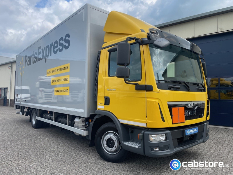 MAN TGL 12.180 4x2 Euro 6 Bakwagen MAN TGL 12.180 Bakwagen Euro 6 - Bouwjaar 2016 - Km 394.831 - Laadklep - Good condition - شاحنة مقفلة: صورة 2 MAN TGL 12.180 4x2 Euro 6 Bakwagen MAN TGL 12.180 Bakwagen Euro 6 - Bouwjaar 2016 - Km 394.831 - Laadklep - Good condition - شاحنة مقفلة: صورة 2