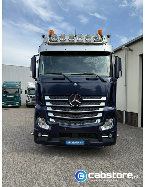 Mercedes-Benz ACTROS 3663 Euro 6 - 8x2 - RETARDER - Bouwjaar 09-2017 - 30 Ton's Container Kabelsysteem - Km 476.892 - Good condition - شاحنة - نظام الكابلات: صورة 4 Mercedes-Benz ACTROS 3663 Euro 6 - 8x2 - RETARDER - Bouwjaar 09-2017 - 30 Ton's Container Kabelsysteem - Km 476.892 - Good condition - شاحنة - نظام الكابلات: صورة 4