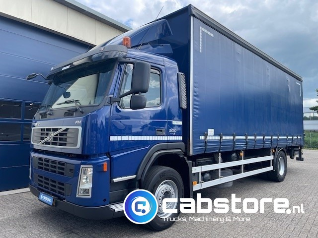 Volvo FM9 4X2R FAL9.0 RAD-A4 Volvo FM300 4x2 Euro 5 bakwagen - Schuifzeilen - Laadklep 2000 kg - Bouwjaar 2008 - Kooi-Aap heftruck - شاحنة مغلقة الصندوق: صورة 2 Volvo FM9 4X2R FAL9.0 RAD-A4 Volvo FM300 4x2 Euro 5 bakwagen - Schuifzeilen - Laadklep 2000 kg - Bouwjaar 2008 - Kooi-Aap heftruck - شاحنة مغلقة الصندوق: صورة 2