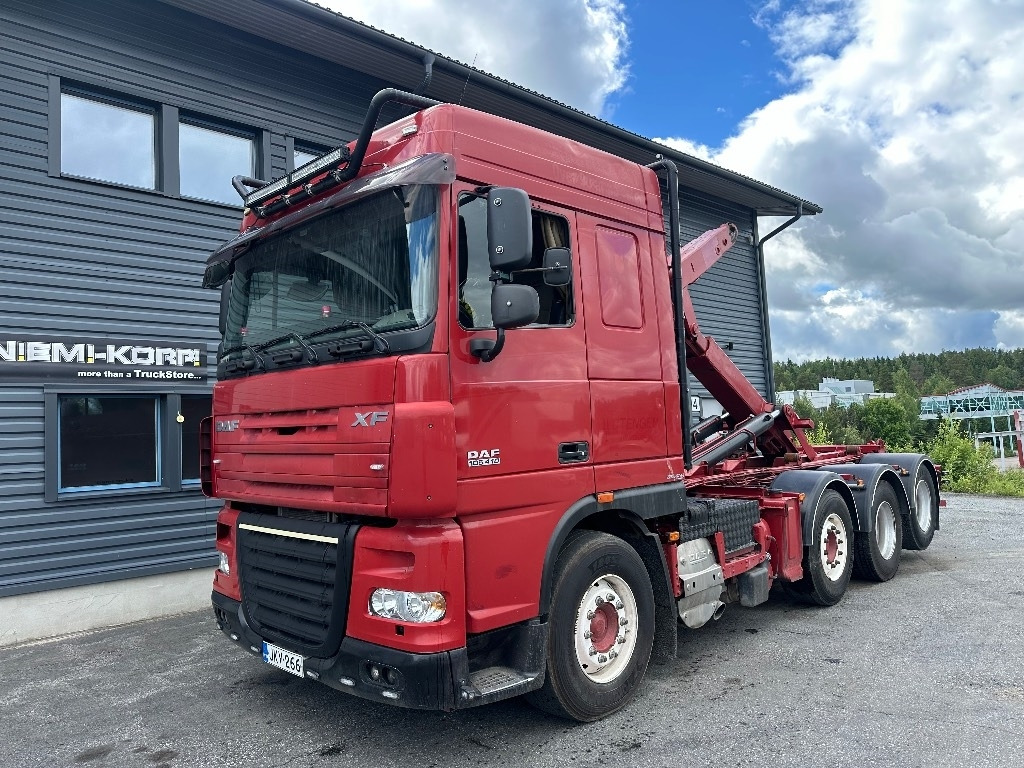 DAF XF105.410 8x2 - شاحنة ذات خطاف: صورة 1 DAF XF105.410 8x2 - شاحنة ذات خطاف: صورة 1