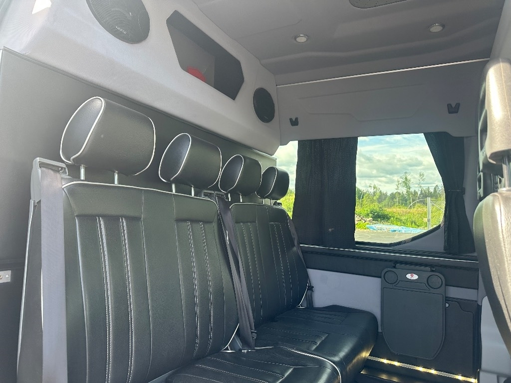 Iveco Daily 35S18A8 1+5 hlö retkeilyauto  Iveco Daily 35S18A8 1+5 hlö retkeilyauto: صورة 9