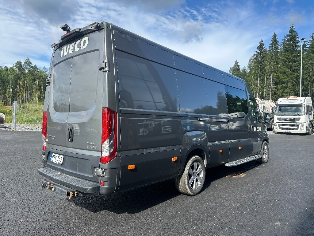 Iveco Daily 35S18A8 1+5 hlö retkeilyauto - فان: صورة 4 Iveco Daily 35S18A8 1+5 hlö retkeilyauto - فان: صورة 4