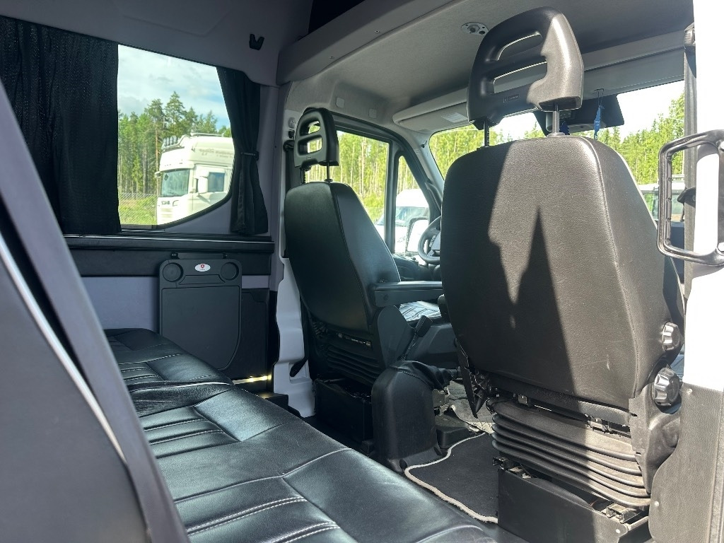 Iveco Daily 35S18A8 1+5 hlö retkeilyauto  Iveco Daily 35S18A8 1+5 hlö retkeilyauto: صورة 10