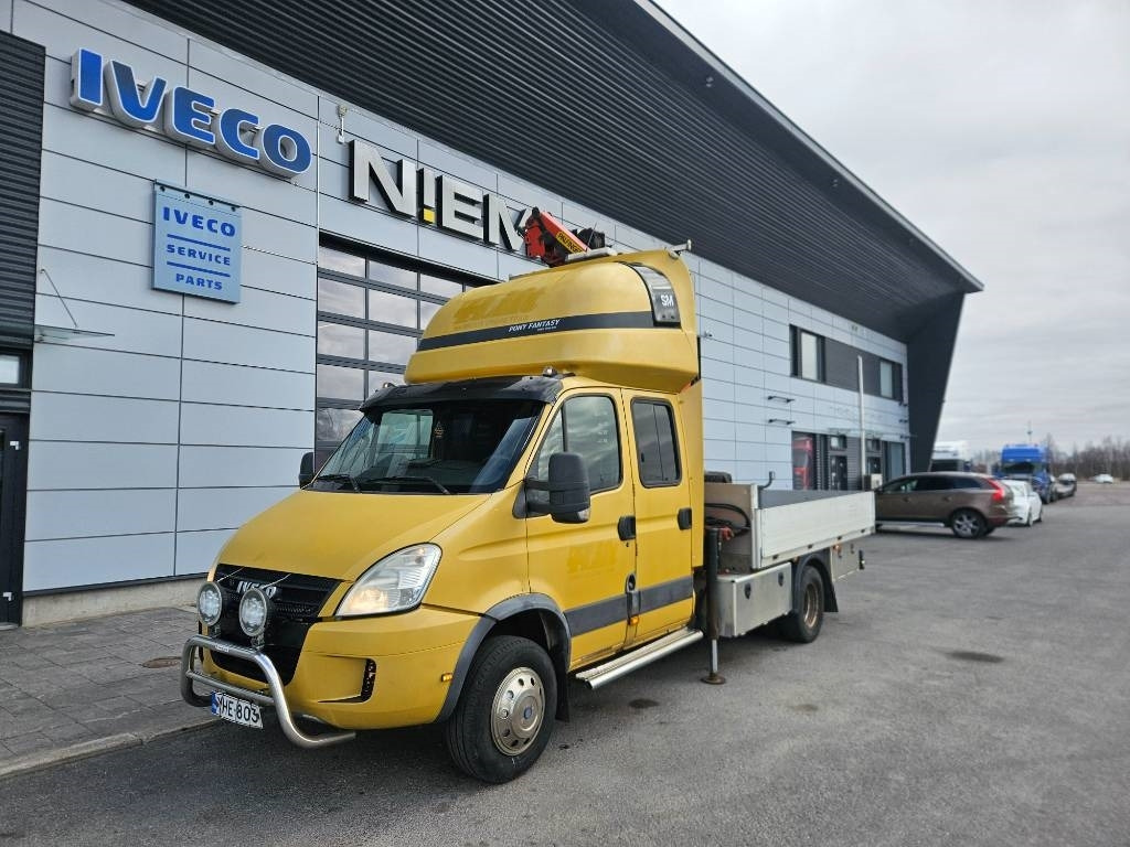 Iveco Daily 65C18 D Palfinger PK3700+ makuuohjaamo - شاحنة مفتوحة: صورة 1 Iveco Daily 65C18 D Palfinger PK3700+ makuuohjaamo - شاحنة مفتوحة: صورة 1