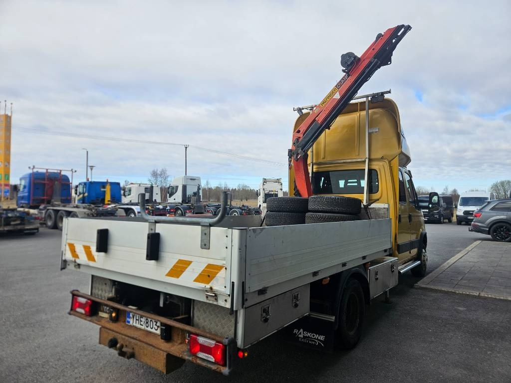 Iveco Daily 65C18 D Palfinger PK3700+ makuuohjaamo - شاحنة مفتوحة: صورة 4 Iveco Daily 65C18 D Palfinger PK3700+ makuuohjaamo - شاحنة مفتوحة: صورة 4