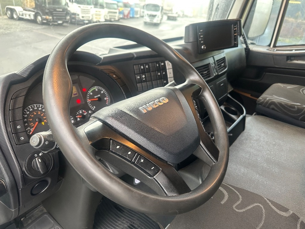 شاحنة قطع الأشجار Iveco Trakker AT410T500 10x4: صورة 15