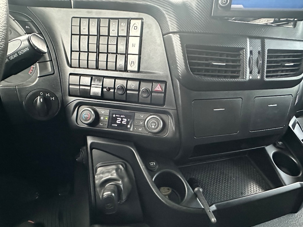 شاحنة قطع الأشجار Iveco Trakker AT410T500 10x4: صورة 18