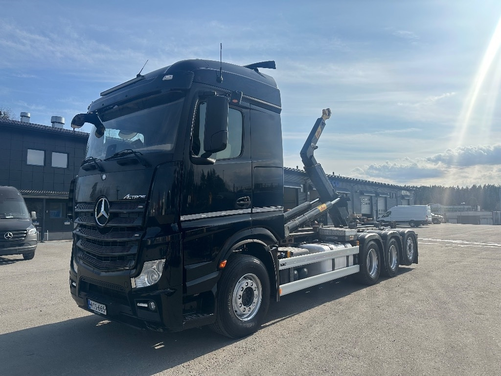 Mercedes-Benz Actros 3563 - شاحنة ذات خطاف: صورة 1 Mercedes-Benz Actros 3563 - شاحنة ذات خطاف: صورة 1