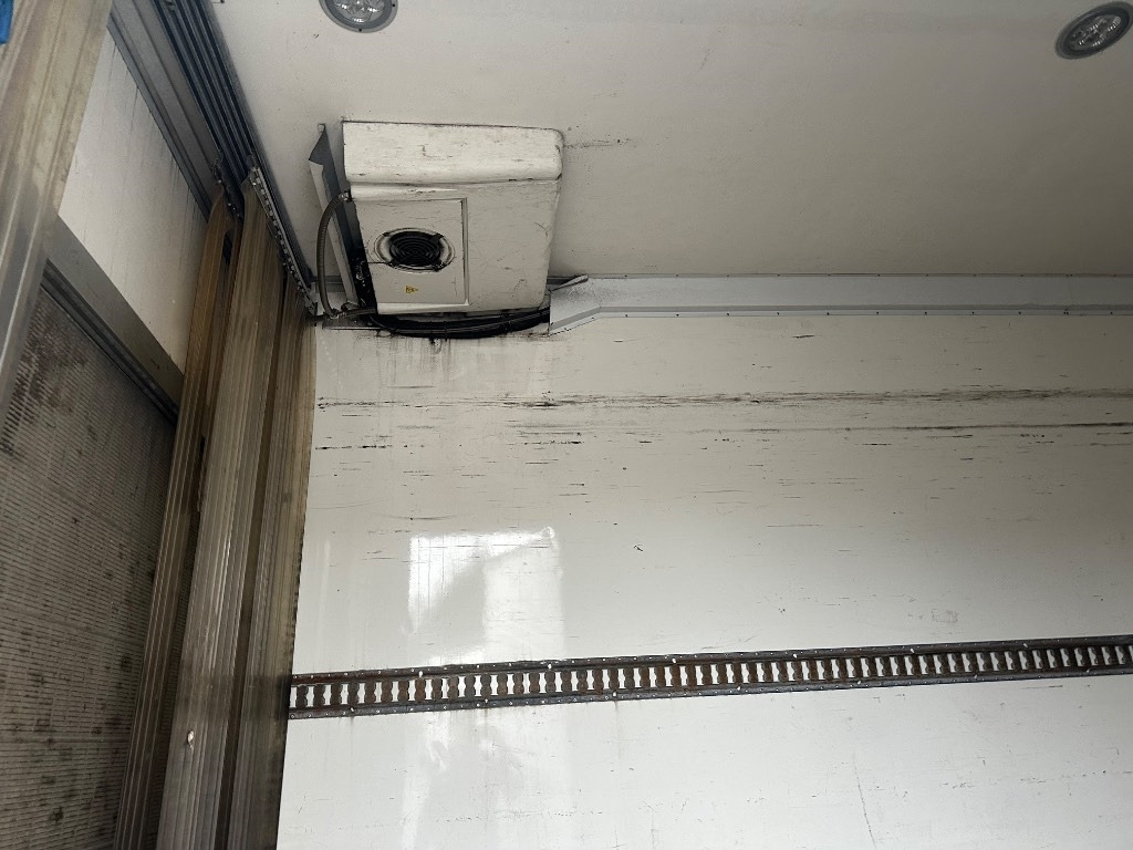 Mercedes-Benz Atego 818  - شاحنة الفريزر: صورة 5 Mercedes-Benz Atego 818  - شاحنة الفريزر: صورة 5