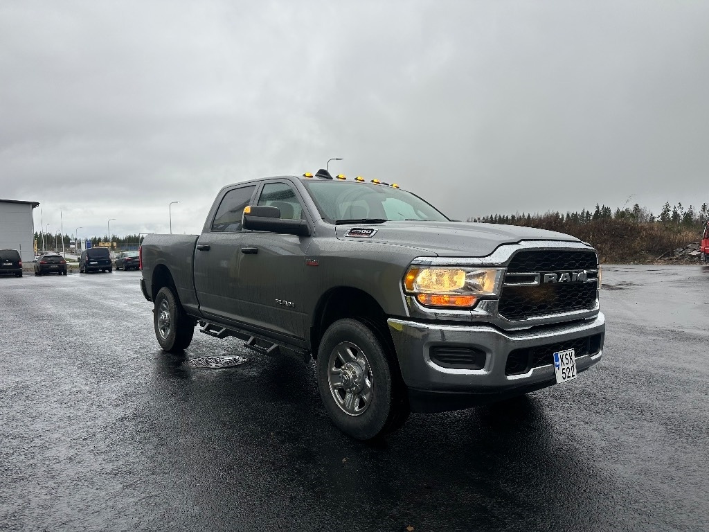 RAM 2500 Tradesman - شاحنة البيك أب: صورة 3 RAM 2500 Tradesman - شاحنة البيك أب: صورة 3