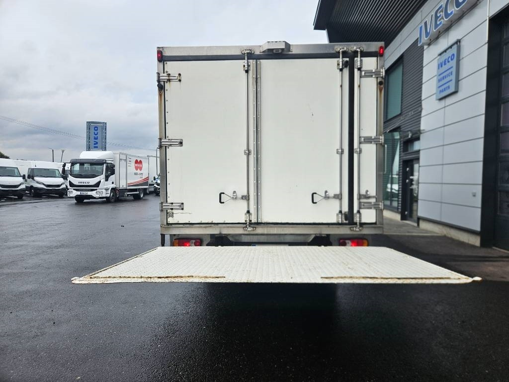 Renault Midlum 220 - شاحنة الفريزر: صورة 4 Renault Midlum 220 - شاحنة الفريزر: صورة 4