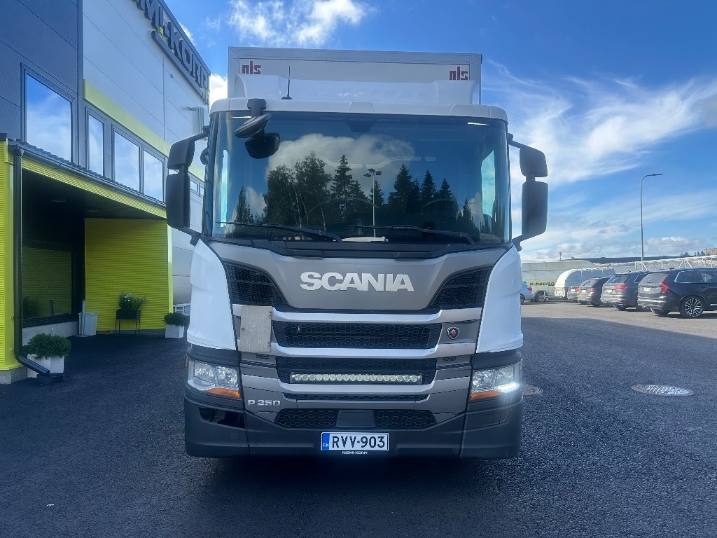 Scania P250 - شاحنة مقفلة: صورة 2 Scania P250 - شاحنة مقفلة: صورة 2
