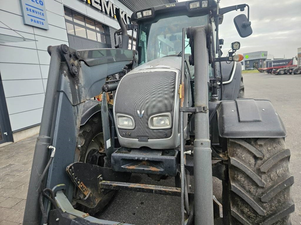 Valtra N121 HT ,53kmh, trukkipiikit, kauha, aura - جرار: صورة 3 Valtra N121 HT ,53kmh, trukkipiikit, kauha, aura - جرار: صورة 3