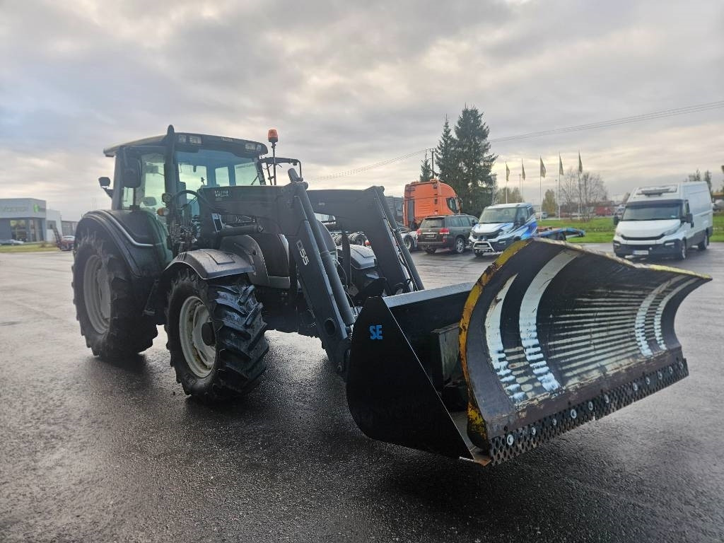 Valtra N121 HT ,53kmh, trukkipiikit, kauha, aura  - جرار: صورة 3 Valtra N121 HT ,53kmh, trukkipiikit, kauha, aura  - جرار: صورة 3